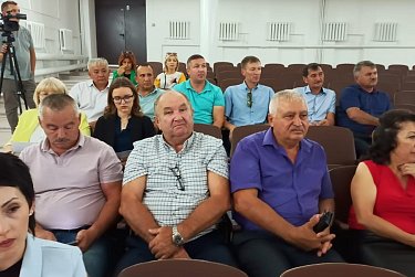 С руководителями органов МСУ встретился депутат ЗС Салим Чолоян